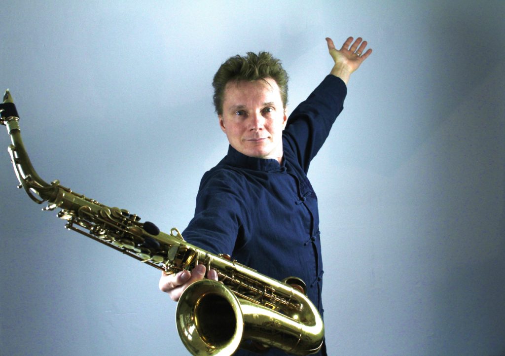 Pressefoto Mat Clasen Saxophon Solo Show